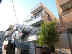 �����s�{���s������3���ڂ̃}���V�����̌����O��